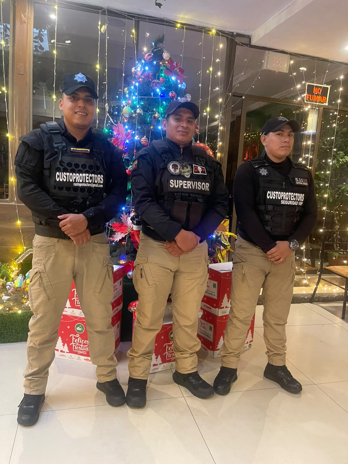 Personal de Custoprotectors en evento